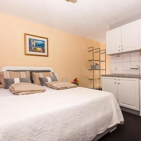 102 Stil * 特罗吉尔