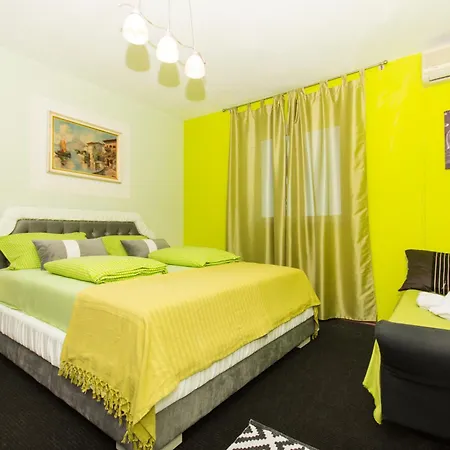 102 Stil 特罗吉尔